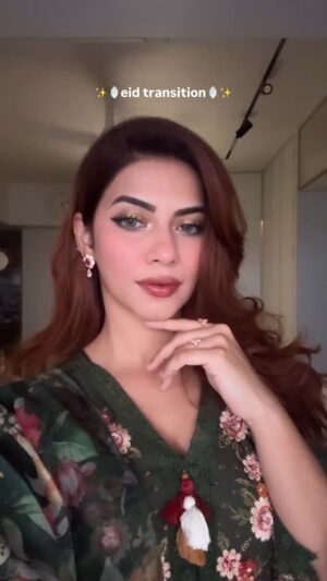 Nagma Mirajkar Instagram - chaand dikha kya ?? 👀🌙✨

#eidmubarak #trending