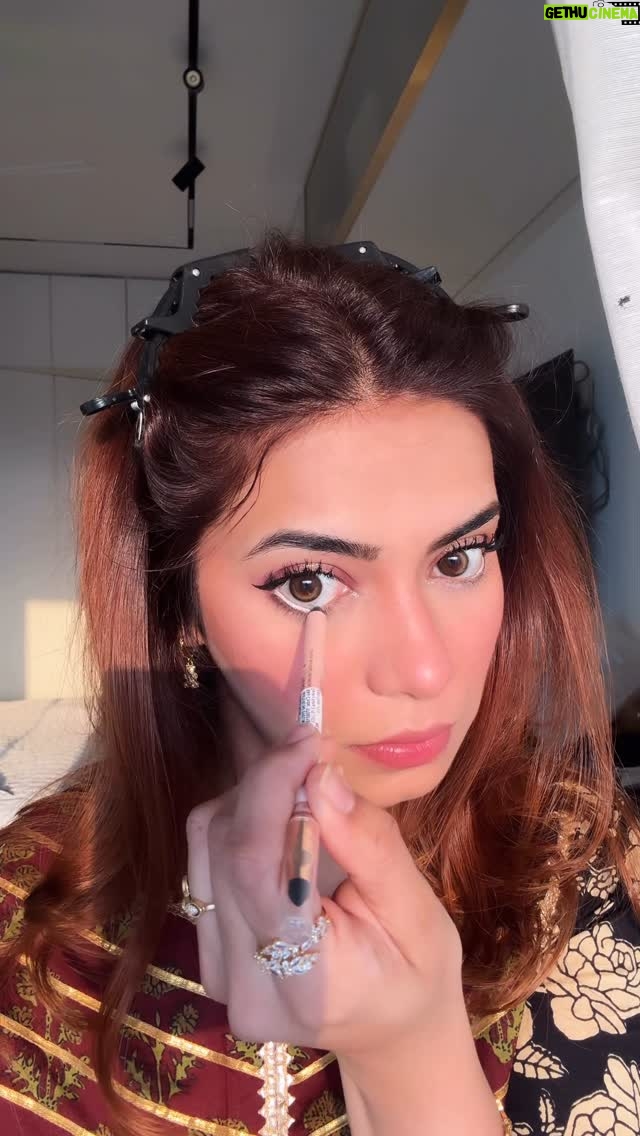 Nagma Mirajkar - 145.5K Likes - a quick eid makeup inspo for you girlies (tried to include as many products as i could that are easily available here)
shot a makeup tutorial during golden hour for the first time and the light kept changing, so i literally had to chase the sun and dodge my phone’s shadow—hence the shifting angles 🤭
product details:
@simbaalifestyle brushes
@hudabeauty easy blur primer
@hauslabs foundation in shade 230
@mruchabeauty cloudkiss blush in shade petal
@hudabeauty blush filter as bronzer in shade latte
@narsissist concealer in shade ginger
@hudabeauty easy bake powder in shade cherry blossom
@missclairecosmetic eyebrow cake
@hudabeauty icy nude palette
@narsissist liquid eyeliner
@fentybeauty mascara
@makeuprevolutionindia waterline pencil in nude
@houseofmakeupofficial liquid highlight in shade meteorite
@hudabeauty lipliner in shade warm brown
@sheglam_official liptint in shade level up
@charlottetilbury setting spray