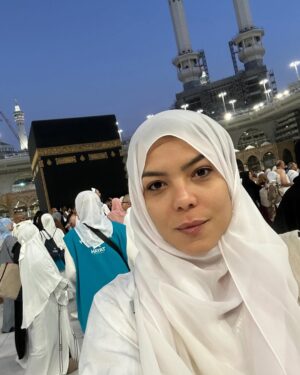 Nahed El Sebai Instagram - عمرة مامي و پاپي 🙏🏼❤️🕋