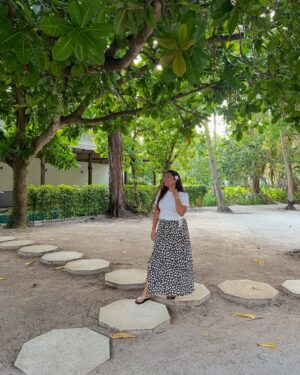 Naini Jain Instagram - The first step to loving who you are is to accept who you are, including the parts you might not be proud of.embrace your journey and believe in your potential. 

#selflovejourney #happiness #pictureoftheday #nostalgia #travelgram #smilealways #tbt