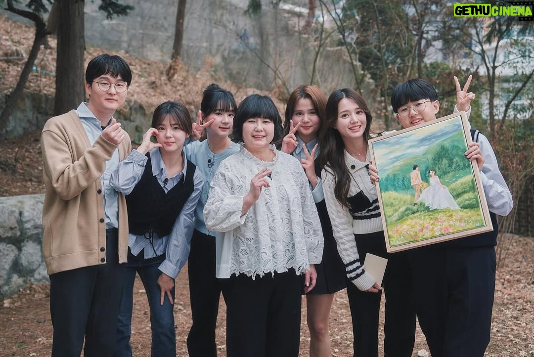 Nam Bo-ra - 8.1K Likes - 가족과 유퀴즈에 나오게 됐어요✨
재석 선배님, 세호오빠, 그리고 동생, 오빠, 엄마랑
재밌는 추억 만들어서 너무 좋았어요💖
#유퀴즈#남보라#13남매