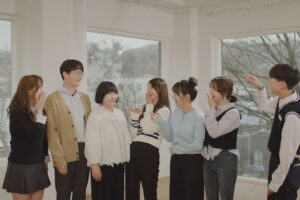 Nam Bo-ra Instagram - 가족과 유퀴즈에 나오게 됐어요✨ 
재석 선배님, 세호오빠, 그리고 동생, 오빠, 엄마랑
재밌는 추억 만들어서 너무 좋았어요💖 

#유퀴즈#남보라#13남매