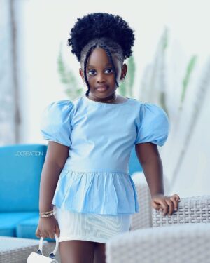 Nana Akua Addo Instagram - The Secret is God 🕊 let’s Proclaim it !

Thank you to my Favorite Aunty for all my jewelry @sparkles_jewellerygh

📷 @jo_creation