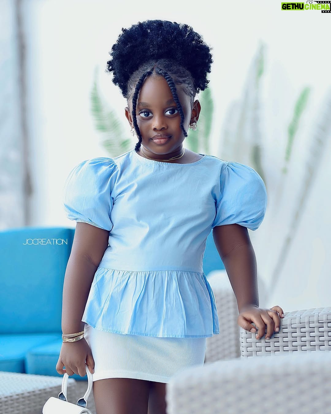 Nana Akua Addo - 22.5K Likes - The Secret is God 🕊 let’s Proclaim it !
Thank you to my Favorite Aunty for all my jewelry @sparkles_jewellerygh
📷 @jo_creation