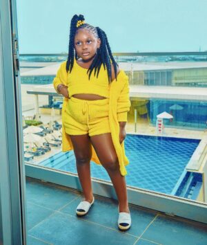 Nana Akua Addo Instagram - ⭐️ ⭐️⭐️ Afua Ohemaa Dokua 

Skin @susanchanelbeauty

Jewellrey @sparkles_jewellerygh 

Drink @penalistic_pena water 💧 for a healthy Body