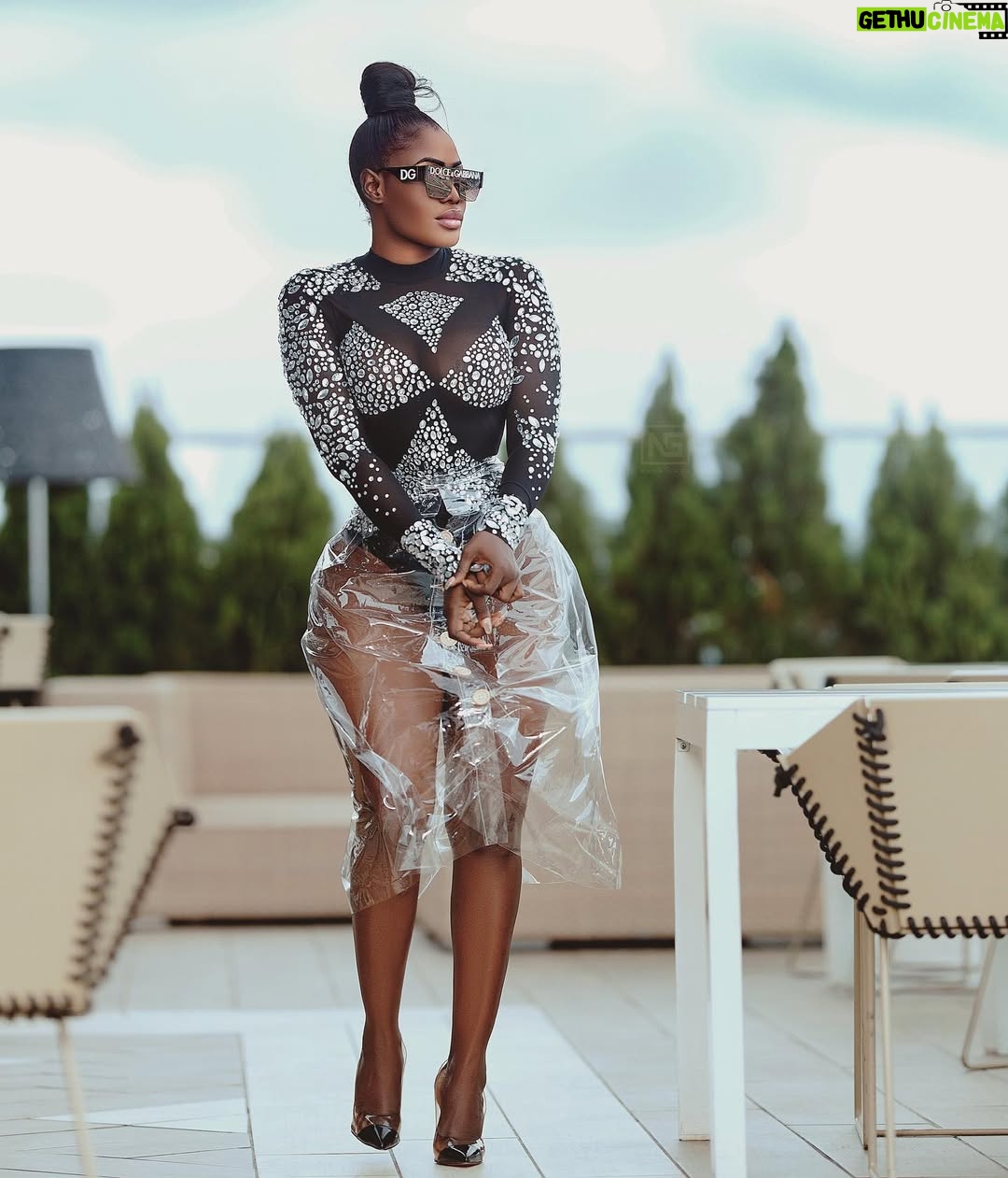 Nana Akua Addo - 17.5K Likes - View nu y3 Crazy ….. But weather nu 🫧🌨️