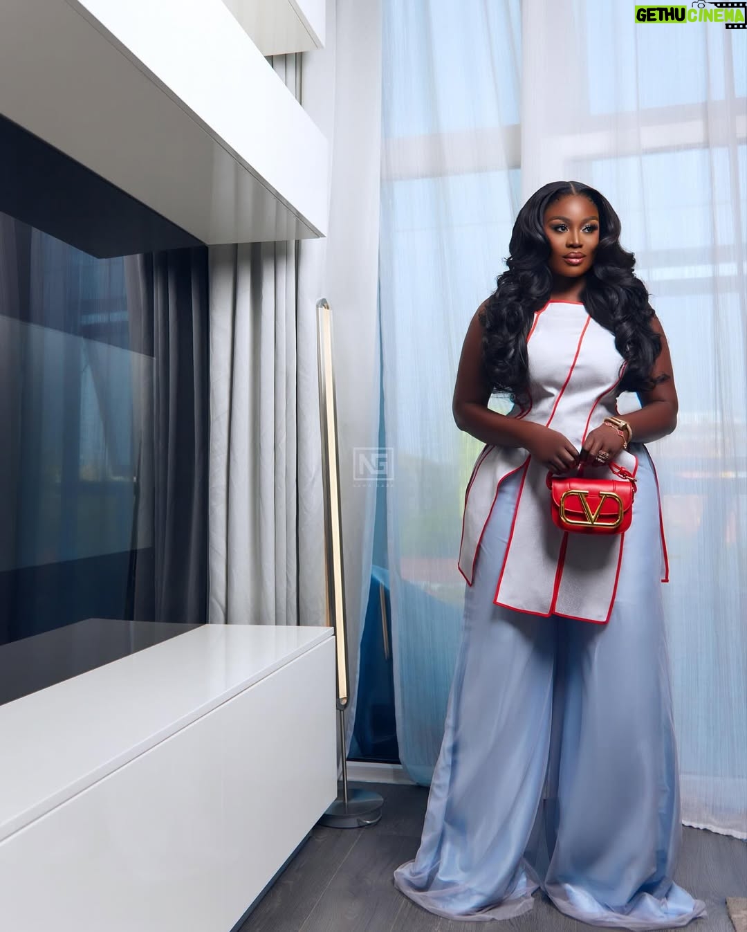 Nana Akua Addo - 24.9K Likes - BLUE PRINT
In @melanie___crane
Hair @hairbyestylez