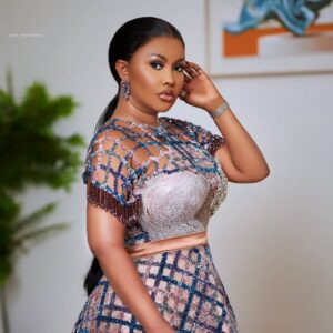 Nana Ama McBrown Instagram - HER EXCELLENCY

styled  @neal__davids 
...............@franccoisz 
#hair ..... @crownedbyspendy
#earring.... @sparkling___stones 
#mua ......... @berries_glam
#outfit ........ @laurenhautecouture
#pic .... @kays__photographs
#BRIMM