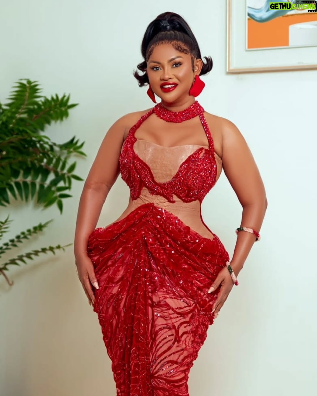 Nana Ama McBrown - 38.6K Likes - What is love if doesn't show then it's just a heart ❤️
#HerRoyalHighness
#styled @neal__davids @franccoisz
#hair @eminence_bysol
#mua @cjzmakeover
#outfit @laurenhautecouture
#earring @sparkling___stones
#shoe @wendylovefashionhouse
#pic @kays__photographs
#BRIMM