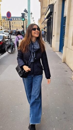 Nancy Ajram Instagram - تيجي نعيش… من شوارع باريس 🇫🇷
#تيجي_نعيش