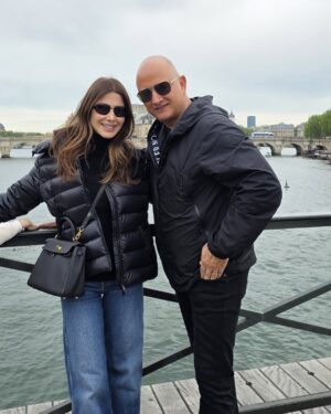Nancy Ajram Instagram - Love, light, and a little Parisian magic this Easter 💛🐣 My heart is full. #Grateful
