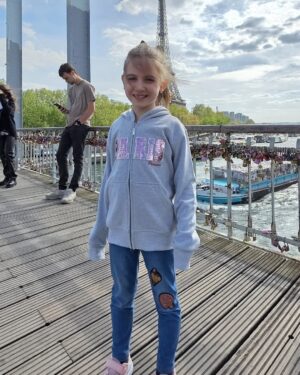 Nancy Ajram Instagram - Love, light, and a little Parisian magic this Easter 💛🐣 My heart is full. #Grateful