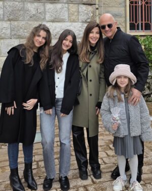 Nancy Ajram Instagram - #palmsunday🌿 blessings from our family to yours🤍