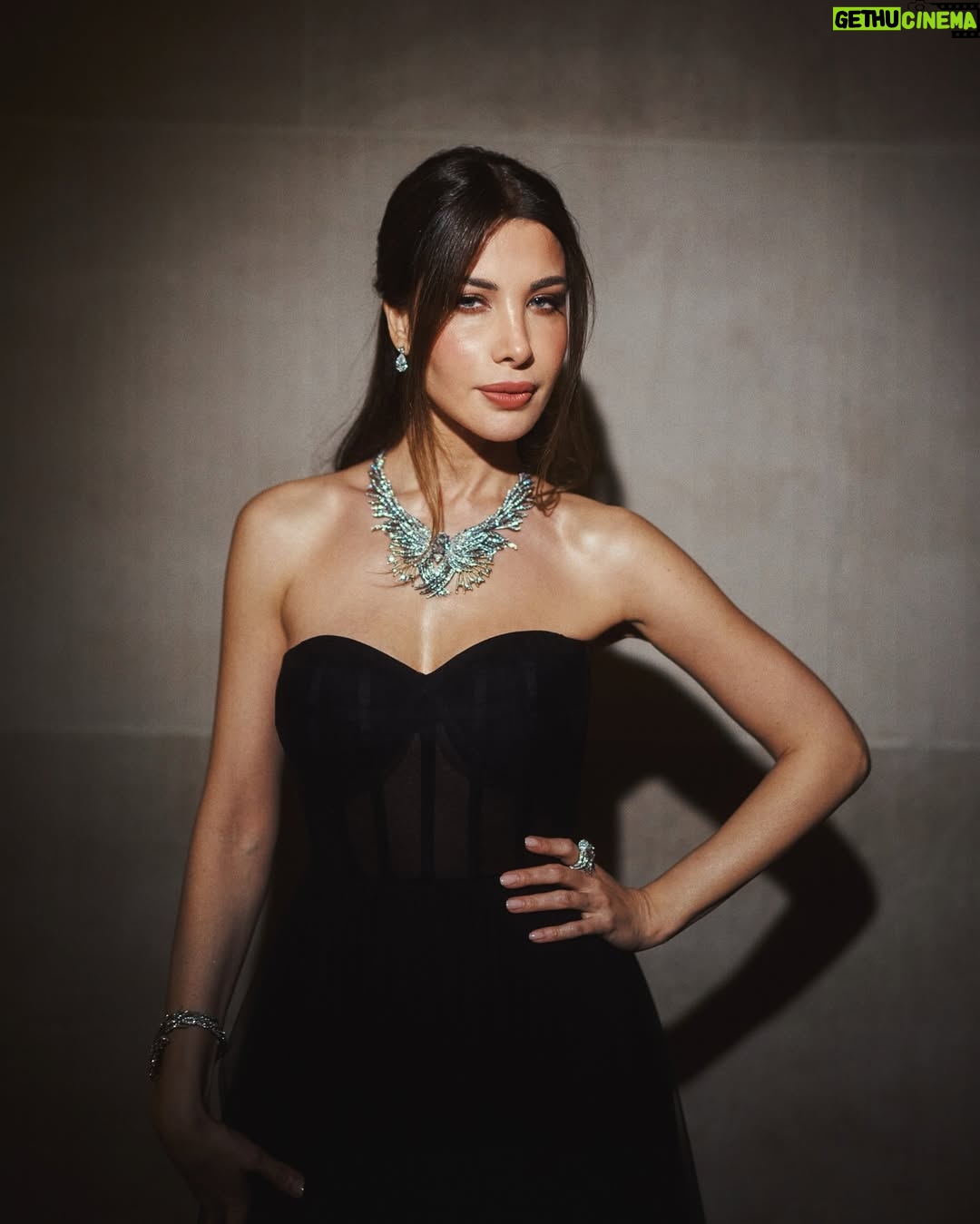 Nancy Ajram - 3 Likes - Tiffany blue, New York nights, and dreams in every detail🩵✨
@tiffanyandco #Tiffanyandco #TiffanyBlueBook #NancyXTiffanyandco #TiffanyPartner