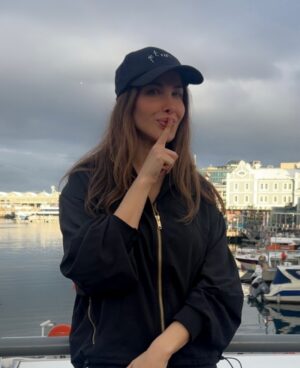 Nancy Ajram Instagram - ✌🏻🤫🇿🇦