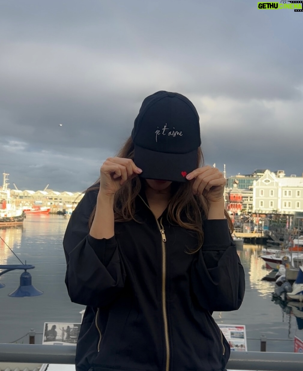 Nancy Ajram - 3 Likes - ✌🏻🤫🇿🇦