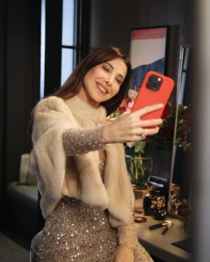 Nancy Ajram Instagram - Seeing your love and amazing feedback makes me feel like we’re truly living the moment together! 💛🎶 #تيجي_نعيش is even more special because of you!