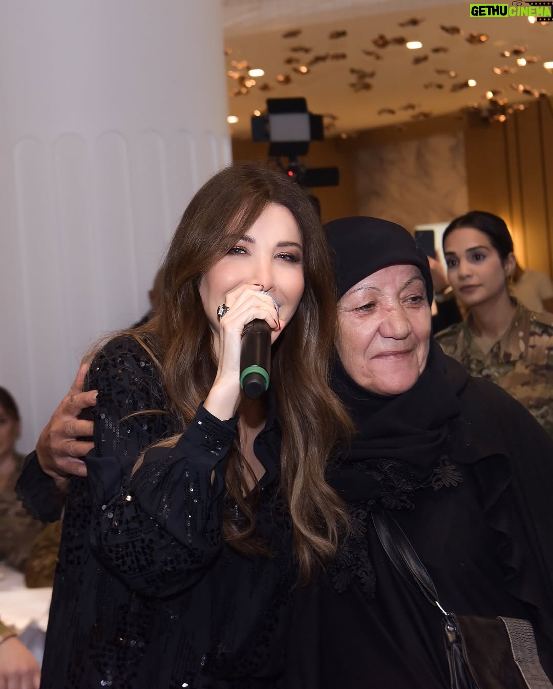 Nancy Ajram - 3 Likes - 🇱🇧إم البطل… حكاية أمل🇱🇧
تكريم أمهات الجيش اللبناني بمناسبة عيد الأم 🌷