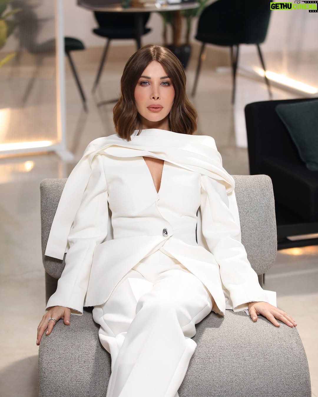 Nancy Ajram - 3 Likes - 🎶💔 #طول_عمري_نجمة بنظرهم مستكترنّي على حبيبي
Link In Bio 🔗⬆️