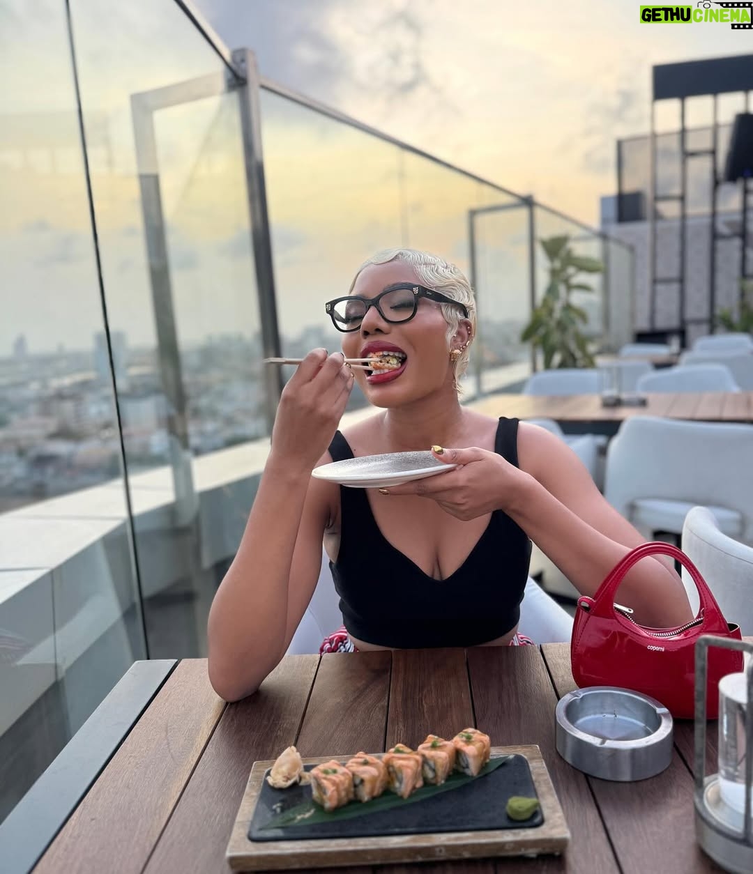 Nancy Isime - 158.5K Likes - Long time no Kporkrikpor post🤭
I don’t like that😌👀🤣
#VillainEra🥰