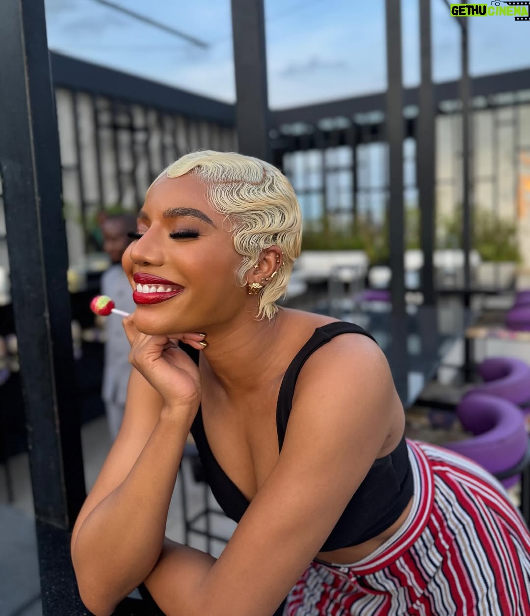Nancy Isime - 158.5K Likes - Long time no Kporkrikpor post🤭
I don’t like that😌👀🤣
#VillainEra🥰