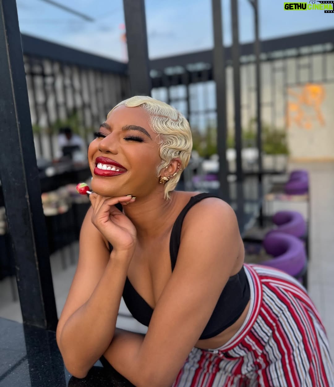 Nancy Isime - 158.5K Likes - Long time no Kporkrikpor post🤭
I don’t like that😌👀🤣
#VillainEra🥰
