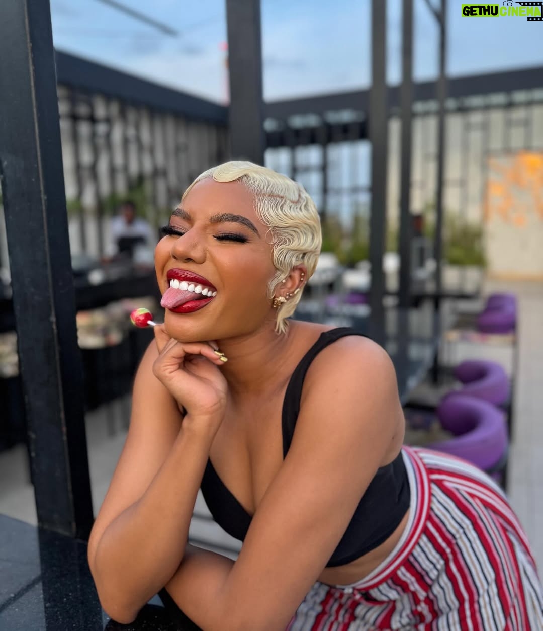 Nancy Isime - 158.5K Likes - Long time no Kporkrikpor post🤭
I don’t like that😌👀🤣
#VillainEra🥰