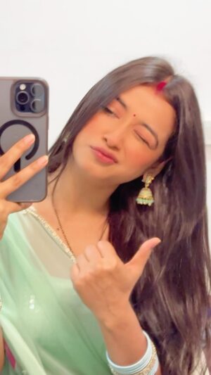 Nancy Roy Instagram - The only ex I want is extra💰…….🌸✨!!!