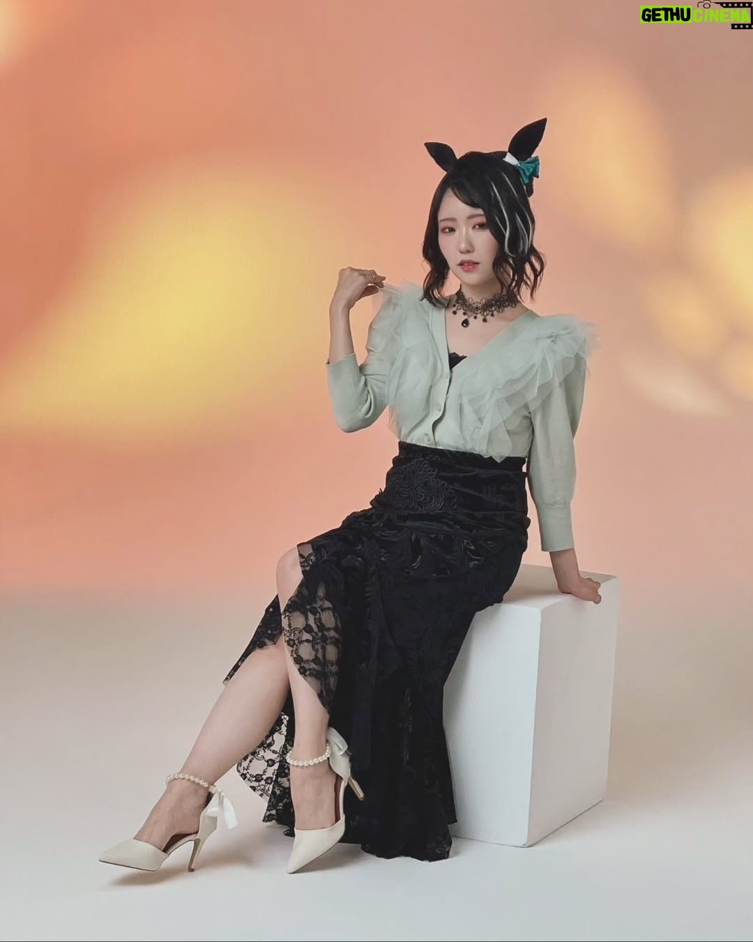 Nao Toyama - 18.8K Likes - .
今日は!
「ウマ娘 プリティーダービー」
私の声を担当しておりますメジロラモーヌ役の誕生日です🐴✨
おめでとう、ラモーヌ🫶
来月はいよいよライブですね!
パンフレットのオフショットです📷
ラモーヌのウマ耳、初めてつけていただいたときは感動したなぁ……!
ライブも二人三脚で駆け抜けます……!!!