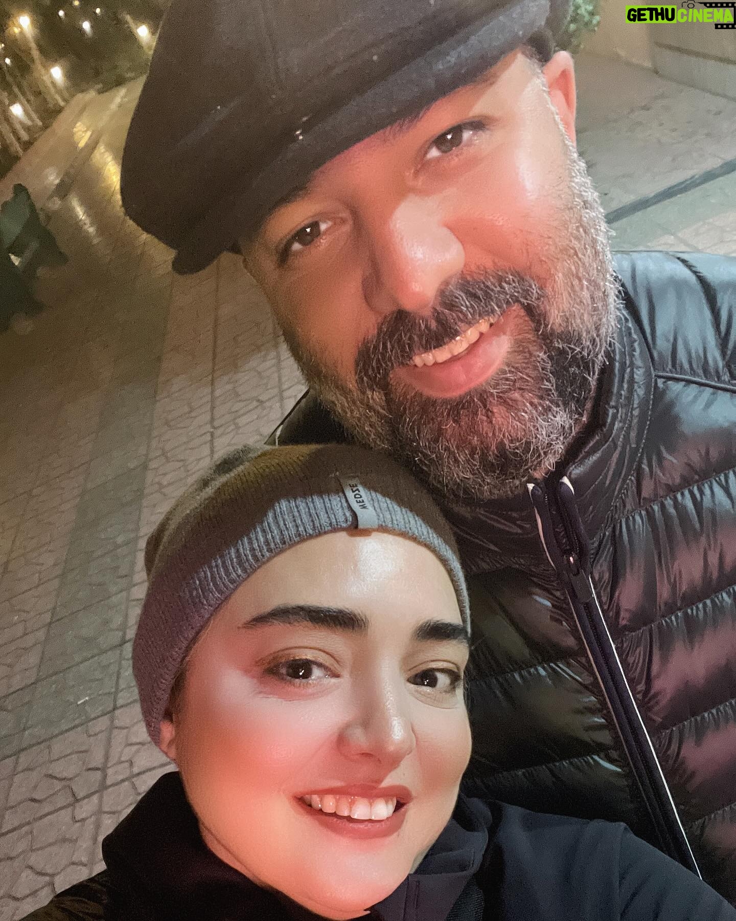 Narges Mohammadi - 466.3K Likes - اواخر زمستان در روزهای آخر اسفند به هنگام گل دادن بنفشه ها و ریختن دانه های گندم برای سبزه سفره هفت سین؛ آنگاه که بوی عید و بهار نرم نرمک به مشام می رسد، مصادف است با تولد تو؛ تویی که هر چه بیشتر شناختمت بهتر با قلب مهربان و بزرگت آشنا شدم؛ تویی که در بزنگاههایی که باید...بزرگی و معرفت و شادی را برایم معنا کردی و عشقی که در پس پشت پلکهایت نهفته است را همچون رنگهای رنگین کمان برایم نقش زدی...علی جانم تولدت مبارک و پرتکرار باد...