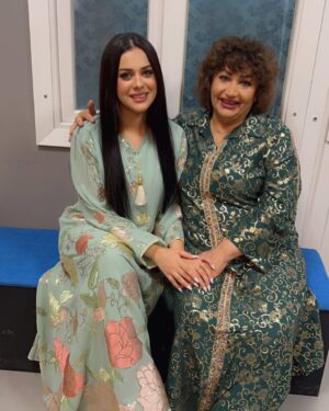 Nariman Al Saboury Instagram - اجمل اللحظات في حامض حلونا ❤️ 
المبدع @osama_alsharqi 
@mbciraqtv @mbcgrouppr @shahid.vod @ahsan_dadosh @ali_jaber35 @actress_fawzia_hassan @saba.ebrahem @rafal_nashmi @ali_almallak69 @ayad_altaie1 @heba_sabah @ashraqat_alghanim @alkhafajitv @sandy_jamall