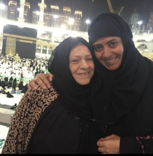 Nashwa Mustafa Instagram - كل سنة وانتى طيبة ياحبيبتى - الست دى أمى اللي انا عايشة بفضل دعواتها الله يديها الصحة والعافية يارب بحق جاه حبيبك محمد ويبارك فى كل امهاتكم آمين