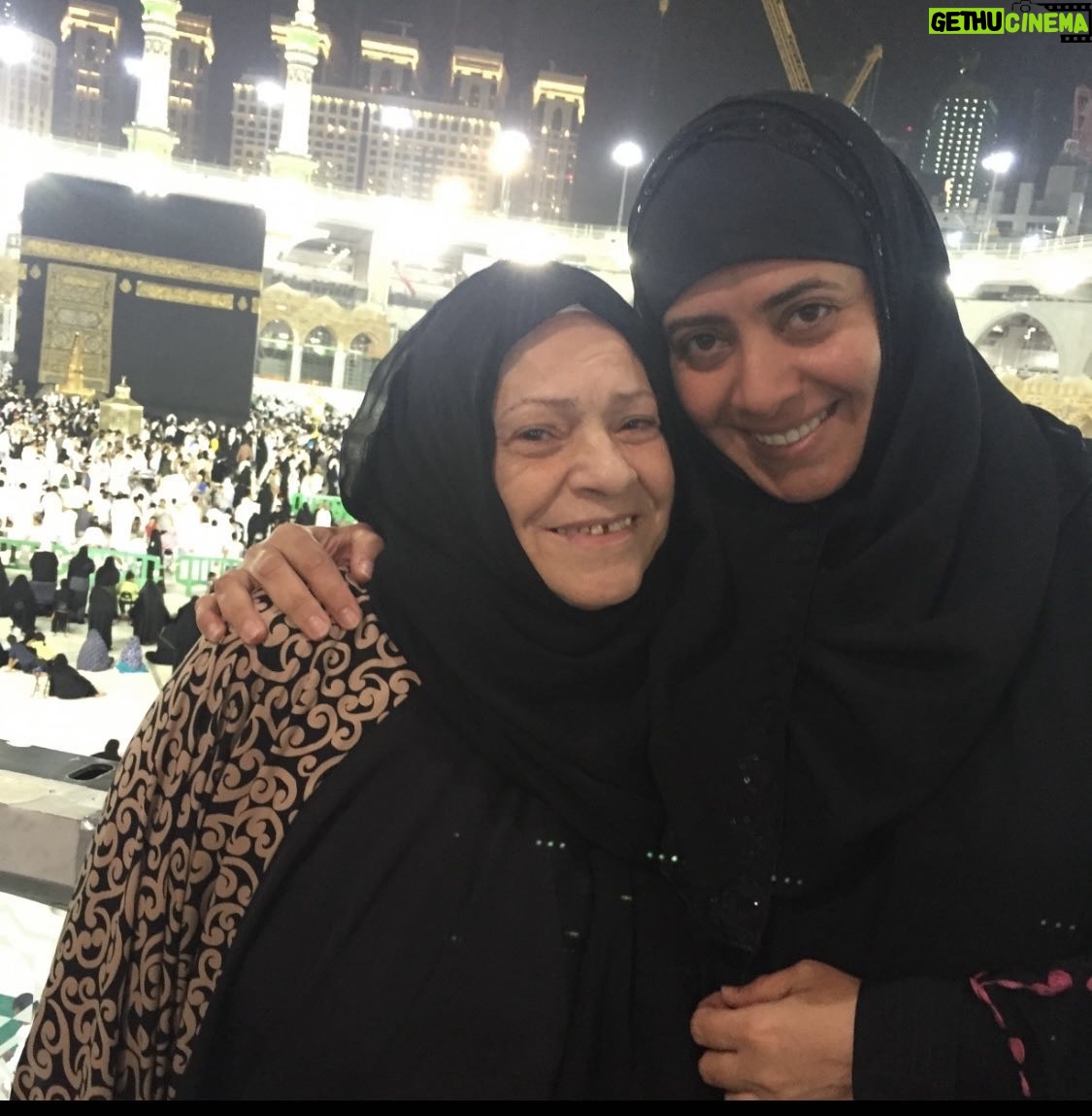 Nashwa Mustafa - 3.4K Likes - كل سنة وانتى طيبة ياحبيبتى - الست دى أمى اللي انا عايشة بفضل دعواتها الله يديها الصحة والعافية يارب بحق جاه حبيبك محمد ويبارك فى كل امهاتكم آمين