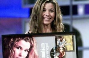 Natalia Instagram - hoy hace 23 años de “No Soy Un Ángel” 🪽💛 mi primer álbum