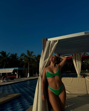 Natalia Mandiola Instagram - 📍🇨🇴
Siento que el caribe me hace muy bien 🏝️☀️
Qué opinamos? 

Recap de este primer Mega día 

Bikini @joseherrera_chile 

#colombia #islabaru #zasfest2025