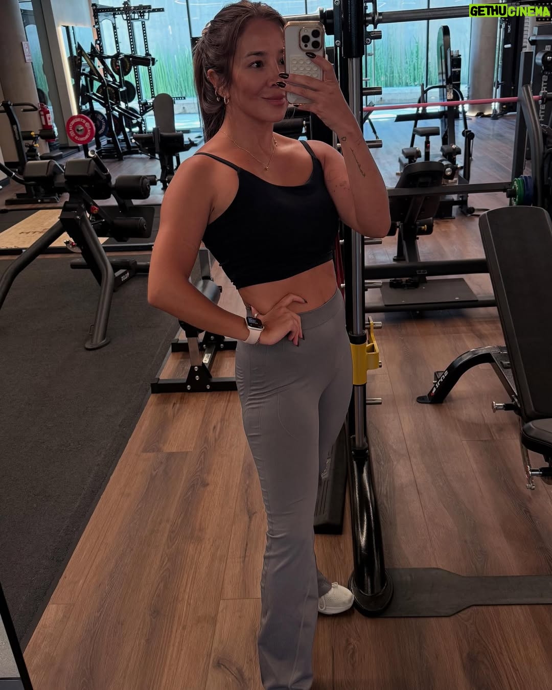 Natalia Mandiola - 3.2K Likes - Mis looketes de entrenamiento 🏋️♀️ 💪🏻✨🖤🤎🔥 #outfit #entrenamiento #fitnessgirl #shotoniphone