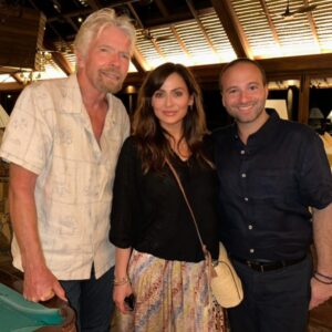 Natalie Imbruglia Instagram - I recently had an inspiring week on Necker Island with @virginunite Jimmy Ku and a group of incredible changemakers. So many big ideas and even bigger hearts. 
Thank you for inviting me to perform and for including @harrytofficial and I in the discussions. Can’t wait to see what the future holds! ☀️🩵💙✨