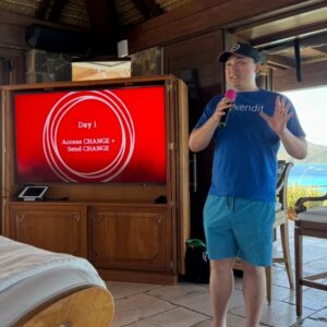 Natalie Imbruglia Instagram - I recently had an inspiring week on Necker Island with @virginunite Jimmy Ku and a group of incredible changemakers. So many big ideas and even bigger hearts. 
Thank you for inviting me to perform and for including @harrytofficial and I in the discussions. Can’t wait to see what the future holds! ☀️🩵💙✨