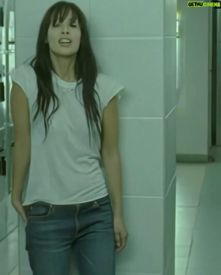 Natalie Imbruglia - 22.3K Likes - 20 years ago I released my third album Counting Down The Days 🤍 Can you believe it? Big hugs to everyone who listened to it then and is still listening to it now ✨ I can’t wait to sing ‘Shiver’ with you in the sunshine this summer.