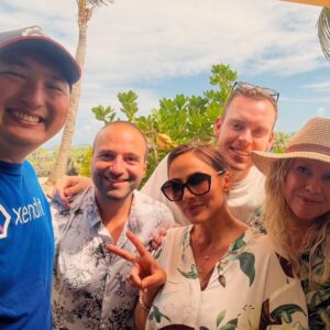 Natalie Imbruglia Instagram - I recently had an inspiring week on Necker Island with @virginunite Jimmy Ku and a group of incredible changemakers. So many big ideas and even bigger hearts. 
Thank you for inviting me to perform and for including @harrytofficial and I in the discussions. Can’t wait to see what the future holds! ☀️🩵💙✨
