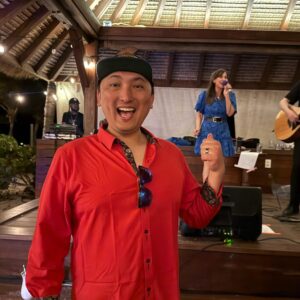 Natalie Imbruglia Instagram - I recently had an inspiring week on Necker Island with @virginunite Jimmy Ku and a group of incredible changemakers. So many big ideas and even bigger hearts. 
Thank you for inviting me to perform and for including @harrytofficial and I in the discussions. Can’t wait to see what the future holds! ☀️🩵💙✨