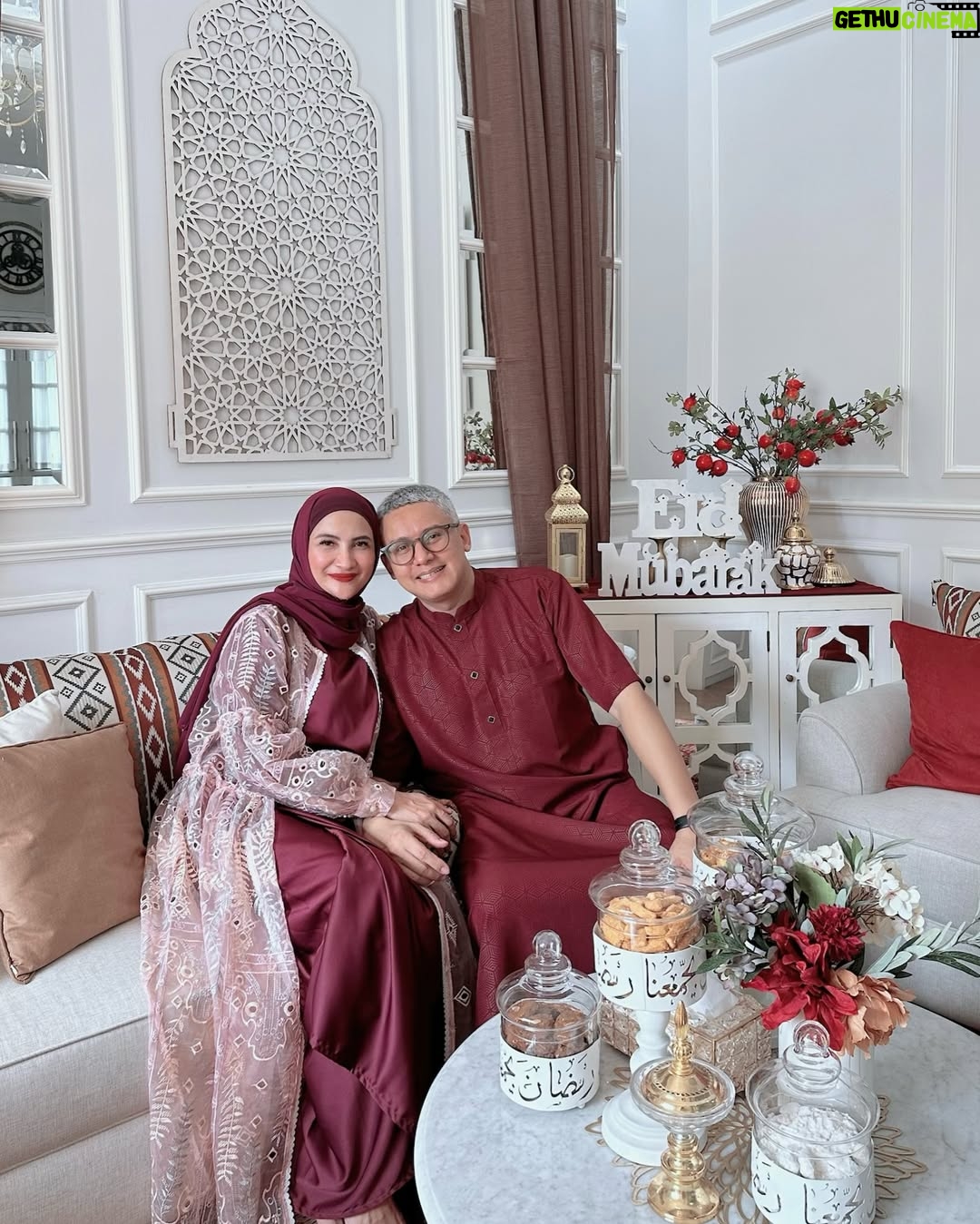 Natalie Sarah - 7.8K Likes - Eid Mubarak 💕 Assalamualaikum
Taqabbalallahu minna wa minkum, shiyamana wa shiyamakum 🌙🕌
Selamat Hari Raya Idul Fitri 1446H
mohon maaf lahir dan batin ya 🙏🏻🩷🙏🏻
-
#eid #idulfitr #lebaran #eidmubarak❤️ #mashaallah #masyaallah #masyaallahtabarakallah