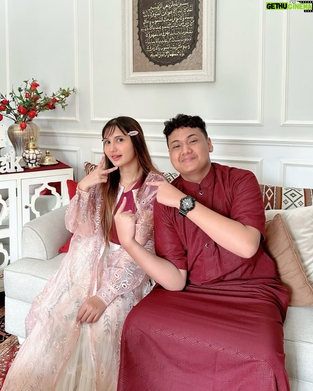 Natalie Sarah - 7.8K Likes - Eid Mubarak 💕 Assalamualaikum
Taqabbalallahu minna wa minkum, shiyamana wa shiyamakum 🌙🕌
Selamat Hari Raya Idul Fitri 1446H
mohon maaf lahir dan batin ya 🙏🏻🩷🙏🏻
-
#eid #idulfitr #lebaran #eidmubarak❤️ #mashaallah #masyaallah #masyaallahtabarakallah