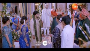 Nausheen Ali Sardar Instagram - Vasu-Devaansh le aaye hain Chandrika aur poore parivaar ke saamne Karishma ka sach, ab kya hoga iss kahaani mein aage? 
Dekhiye #Vasudha, har roz, raat 10:15 baje, sirf #ZeeTV par. 

#Vasu #Chandrika #Devaansh #Karishma #Promo 
@nausheenalisardar 
@iampriyathakurr
@abhishekly
@ishankk_salluja
@i_pratiksha__rai