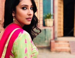 Actress Navneet Kaur Dhillon HD Photos and Wallpapers April 2025