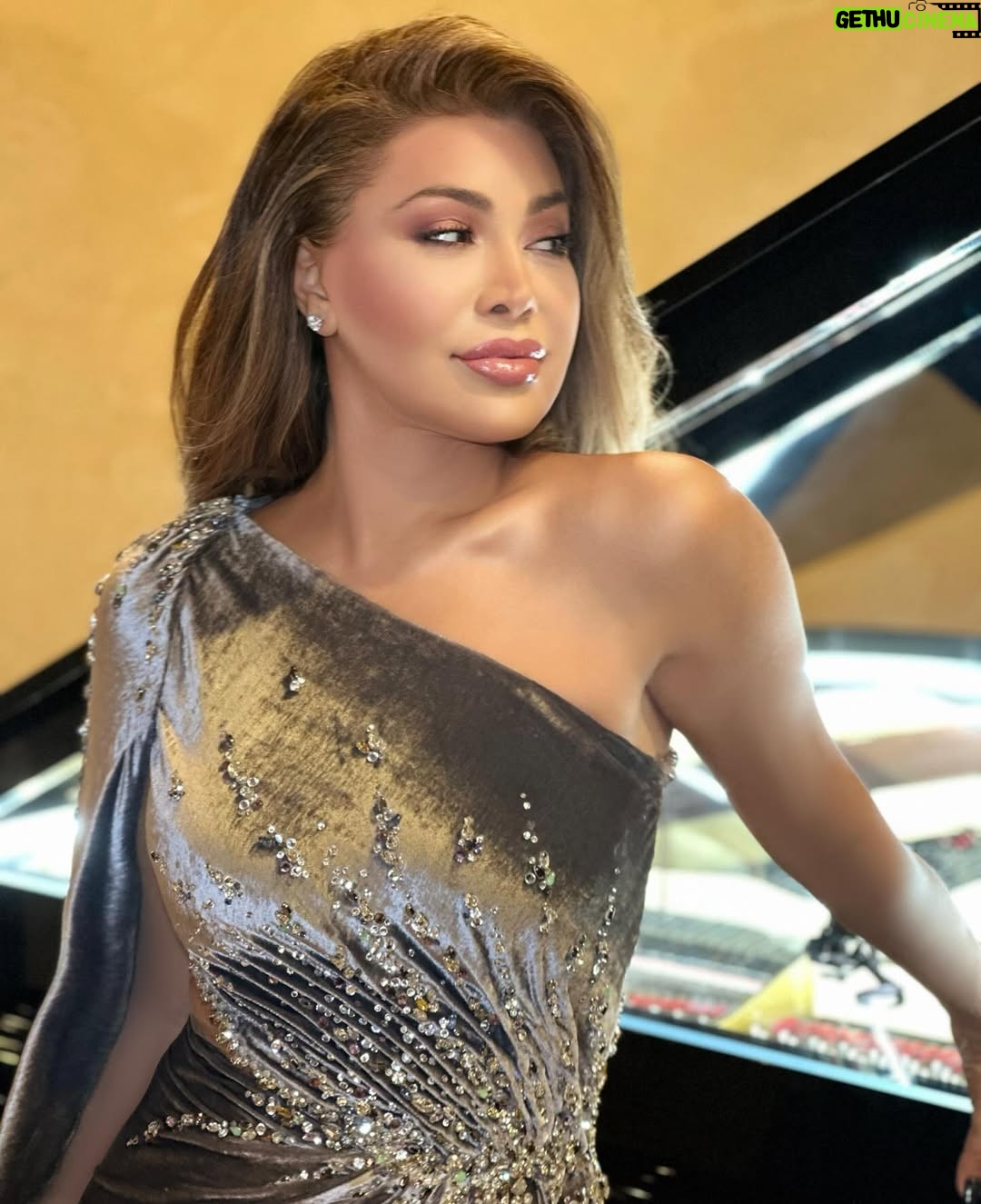 Nawal Al Zoghbi - 65.6K Likes - New Year’s Eve #germany🇩🇪
Dress by @labourjoisie