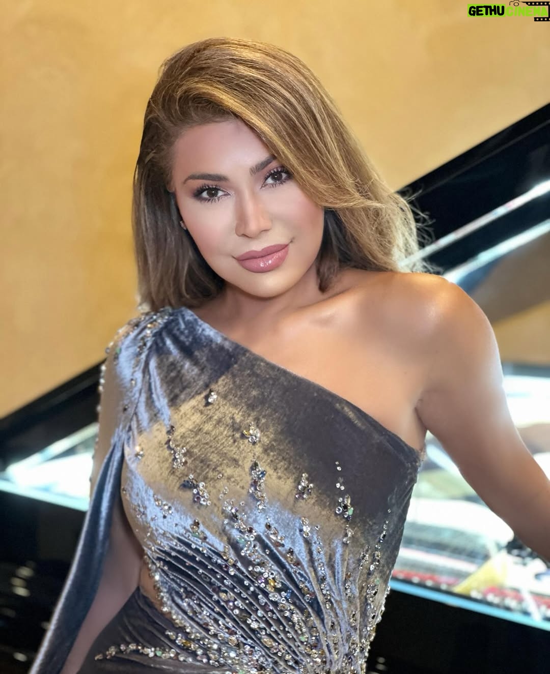 Nawal Al Zoghbi - 65.6K Likes - New Year’s Eve #germany🇩🇪
Dress by @labourjoisie