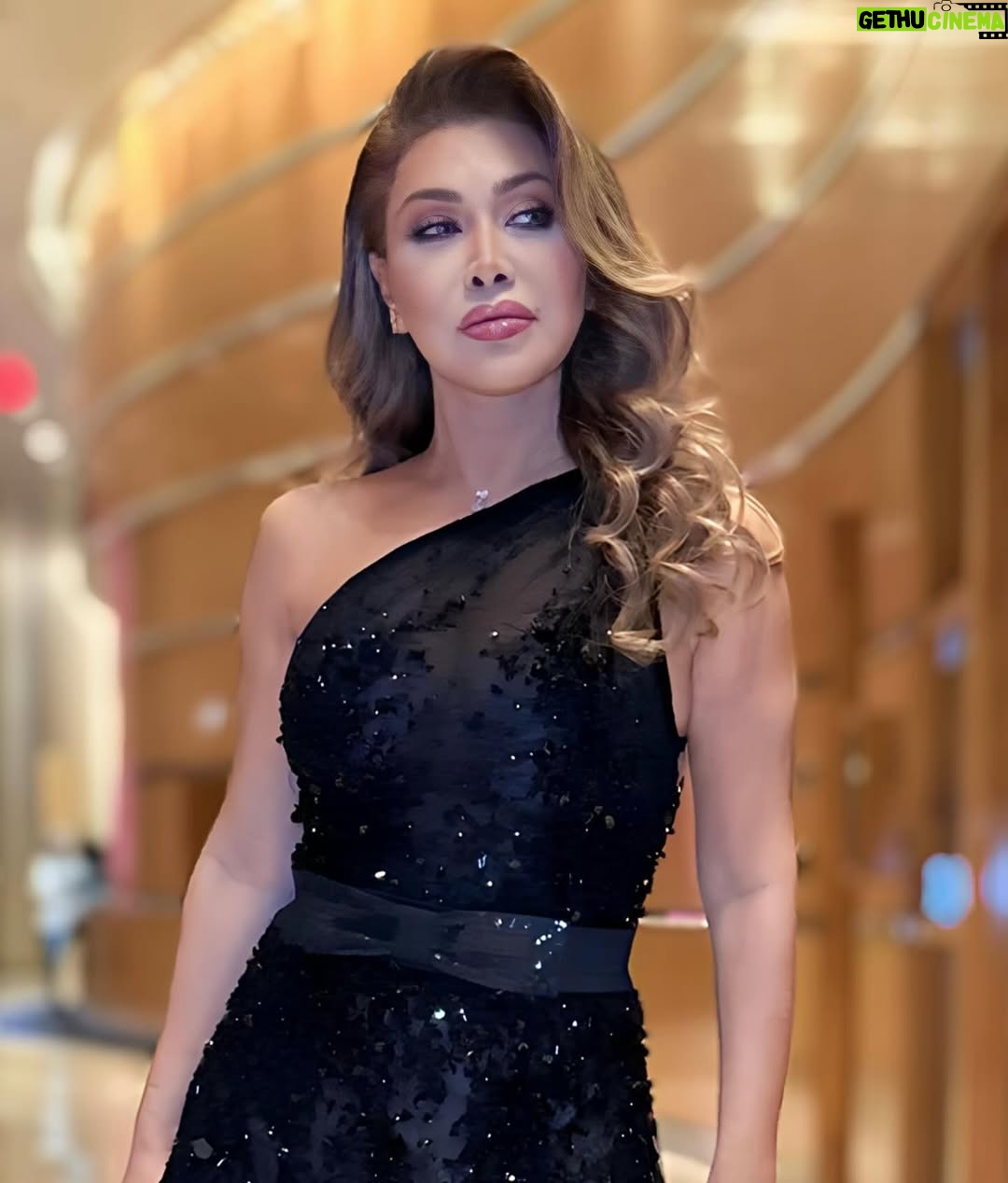 Nawal Al Zoghbi - 54.6K Likes - Amazing night in #detroit #concert #bahkiaanak #nawalelzoghbi
Dress by @labourjoisie