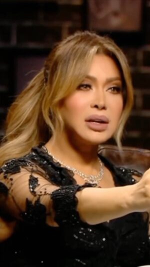 Nawal Al Zoghbi Instagram - بدي الناس اللي بتفوت على حياتي "تعطيني سعادة"

#نوال_الزغبي