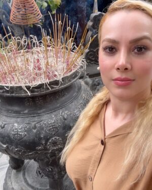 Nazanin Amiri Instagram - Tran Quoc Pagoda (pat 1 ) is one of the most famous and oldest Buddhist temples in Vietnam, located in Hanoi, the capital of the country. 
The pagoda is situated beside the West Lake (Ho Tay), which is one of the largest lakes in Hanoi. The history of its construction dates back over 1,500 years, to the 6th century, during the Ly Dynasty.

More about Pagoda:

-Architecture:Tran Quoc Pagoda is built in the traditional Vietnamese architectural style. It consists of several buildings arranged sequentially around a central courtyard. The pagoda’s central tower, designed in the shape of a stupa, is one of its most prominent features.
 
- Five-Story Tower:One of the most notable features of the pagoda is its five-story tower located in the center. This tower symbolizes the five main principles of Buddhism and is an important religious and cultural symbol in Vietnam.

- Statues of Buddha:Inside the pagoda, there are large statues of Buddha and other religious figures, helping visitors in their prayers and worship. The pagoda remains an active religious site, with many locals coming to worship there.

History:
Tran Quoc Pagoda was originally built in the 6th century by King Ly Nam De. The name (Tran Quoc)translates to (Country of Peace,)and the pagoda was initially created as a sacred place for worship and the teaching of Buddhist principles. Over the years, the pagoda has been renovated multiple times, but it remains one of Vietnam’s cultural and religious landmarks.

Cultural Significance:
Tran Quoc Pagoda is recognized as one of the most important historical and cultural sites in Vietnam and is a major tourist destination in Hanoi. It symbolizes Vietnam’s religious and cultural traditions and continues to function as an educational center for Buddhist teachings.
(This article is written by Nazanin Amiri)✍️
@nazaninamiri_official @nazaninamiri_books صفحه فارسيم

#vietnam #temple #traveler